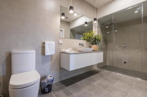 Brooklands Apartments - New Castle Tourism 18