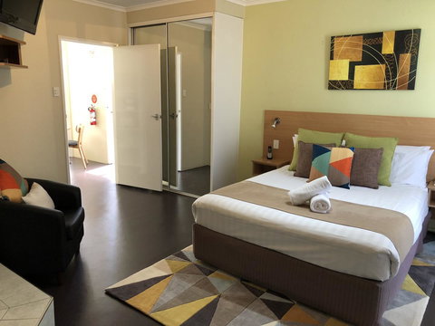 Ciloms Airport Lodge - Newcastle Accommodation 2