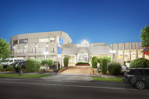 Ciloms Airport Lodge - Newcastle Accommodation 0
