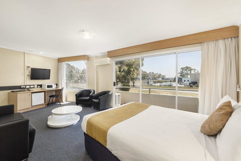 Ciloms Airport Lodge - Newcastle Accommodation 6