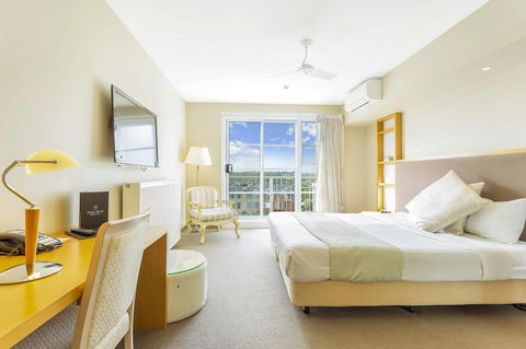 Deep Blue Hotel & Hot Springs - New Castle Tourism 41