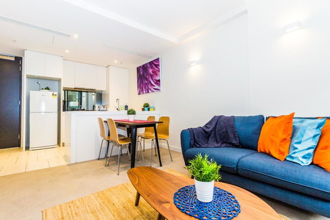 Stay Like Home - Newcastle Accommodation 24