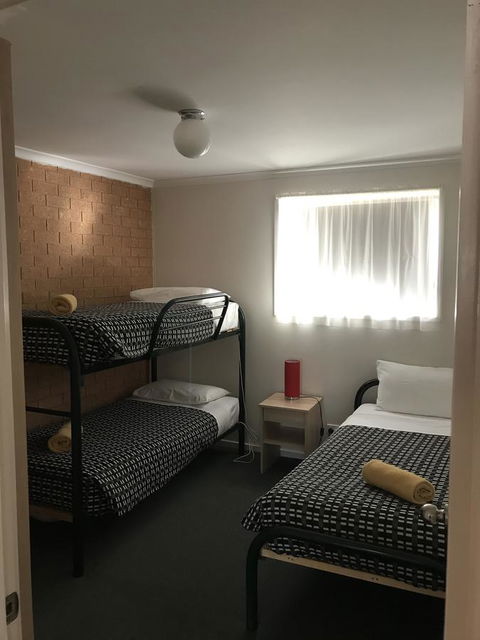 Beachcomber Motel & Apartments - Newcastle Accommodation 10