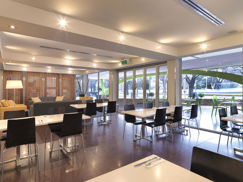 The Parkmore Hotel - New Castle Tourism 20