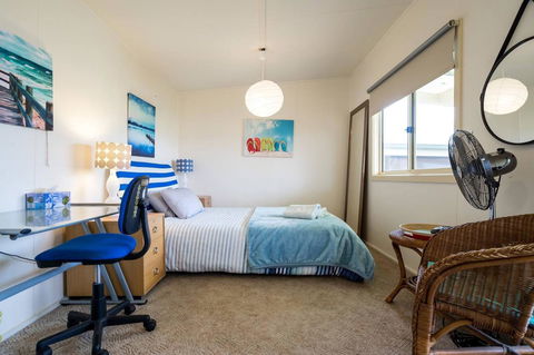 Nautique Beach House - Newcastle Accommodation 17