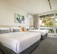 Nightcap at Seaford Hotel - New Castle Tourism
