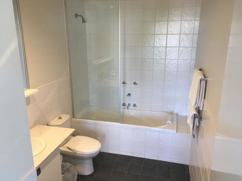 Geelong Waterfront Penthouse Apartment - Newcastle Accommodation 15