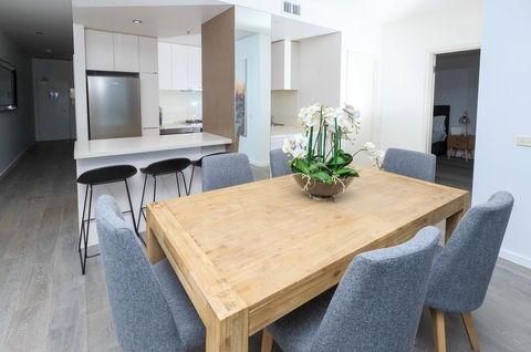 Waterfront Melbourne Apartments - New Castle Tourism 10
