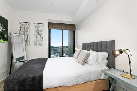 Waterfront Melbourne Apartments - New Castle Tourism 12