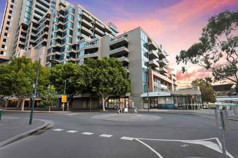 Waterfront Melbourne Apartments - New Castle Tourism 21