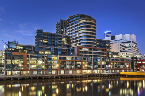 Waterfront Melbourne Apartments - New Castle Tourism 0