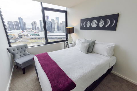 Waterfront Melbourne Apartments - New Castle Tourism 23