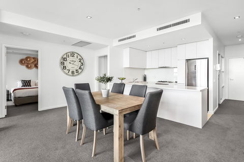 Waterfront Melbourne Apartments - New Castle Tourism 31