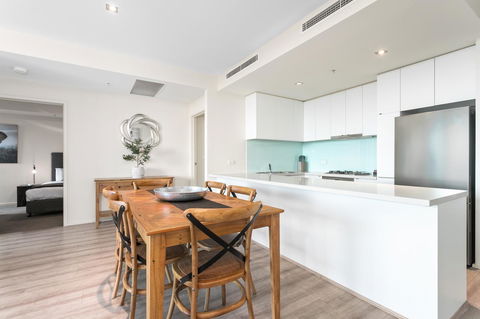 Waterfront Melbourne Apartments - New Castle Tourism 17
