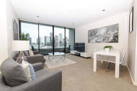 Waterfront Melbourne Apartments - New Castle Tourism 14