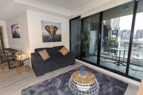Waterfront Melbourne Apartments - New Castle Tourism 42