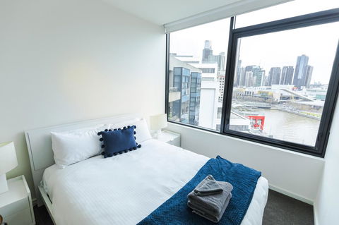 Waterfront Melbourne Apartments - New Castle Tourism 28