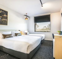 Nightcap at The Cheeky Squire - Newcastle Accommodation