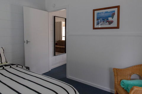 Prom Coast Apartments - New Castle Tourism 1