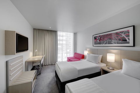 Travelodge Hotel Melbourne Docklands - New Castle Tourism 2