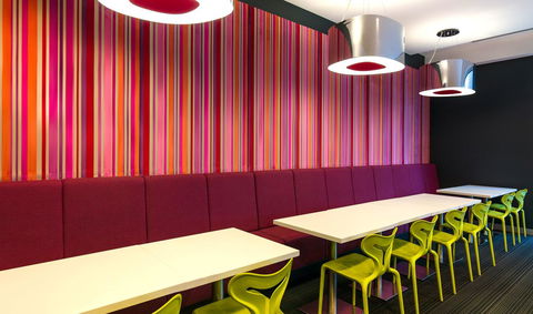Travelodge Hotel Melbourne Docklands - New Castle Tourism 20