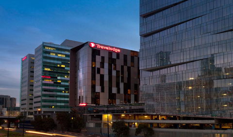 Travelodge Hotel Melbourne Docklands - New Castle Tourism 23