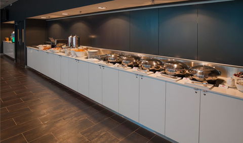 Travelodge Hotel Melbourne Docklands - New Castle Tourism 12