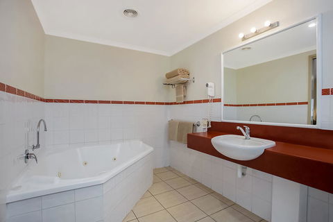 Comfort Inn Warrnambool International - New Castle Tourism 11