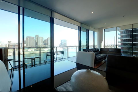 ACD Apartments - New Castle Tourism 9
