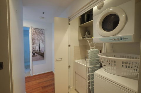 ACD Apartments - New Castle Tourism 5
