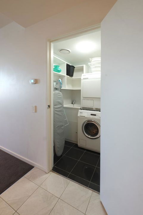 ACD Apartments - New Castle Tourism 14