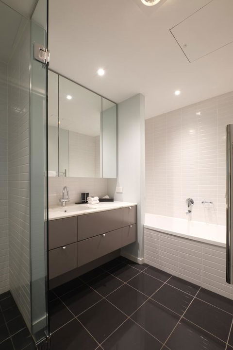 ACD Apartments - New Castle Tourism 15