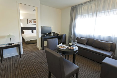 Causeway 353 Hotel - Newcastle Accommodation 10