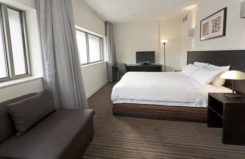 Causeway 353 Hotel - Newcastle Accommodation 25