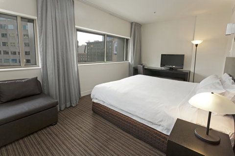 Causeway 353 Hotel - Newcastle Accommodation 7