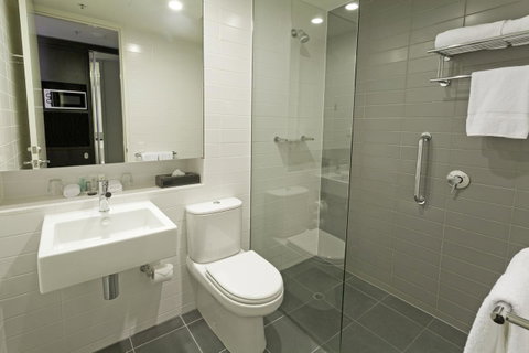 Causeway 353 Hotel - Newcastle Accommodation 2