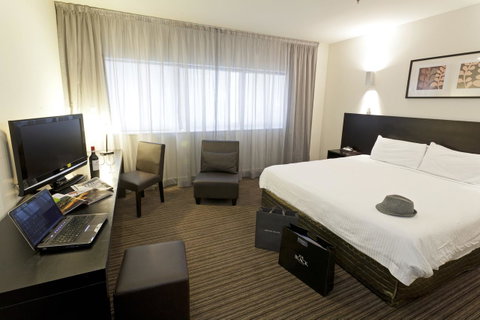 Causeway 353 Hotel - Newcastle Accommodation 24