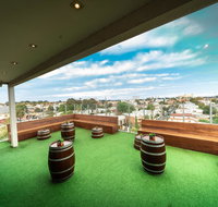 Summer House Melbourne Backpackers - Newcastle Accommodation