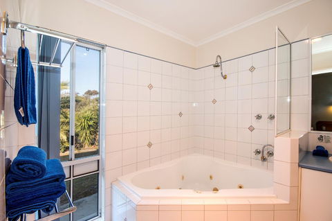 Torquay Tropicana Motel - Newcastle Accommodation 17