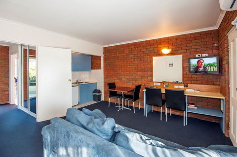Torquay Tropicana Motel - Newcastle Accommodation 24