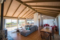 Book Peterborough Accommodation Vacations Newcastle Accommodation Newcastle Accommodation