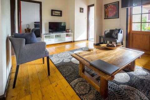 Azen Haven - Newcastle Accommodation 7