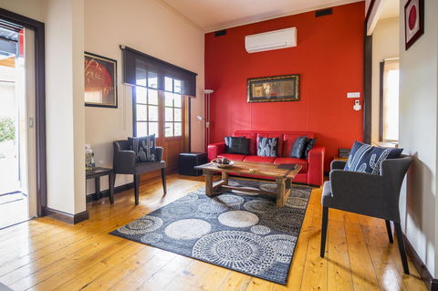 Azen Haven - Newcastle Accommodation 4