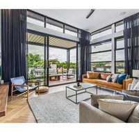 Ultimate Luxury Penthouse From The Block - Newcastle Accommodation