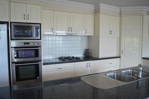 Ocean View Beach House - Newcastle Accommodation 18