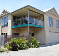 Ocean View Beach house - Newcastle Accommodation