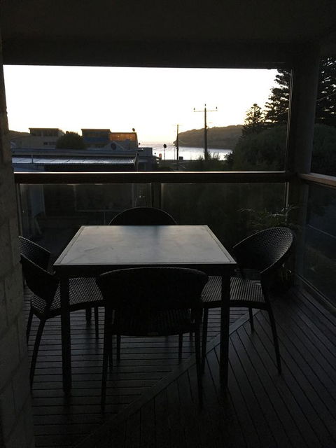 Ocean View Beach House - Newcastle Accommodation 5