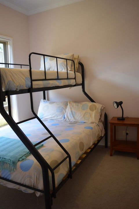 Ocean View Beach House - Newcastle Accommodation 16