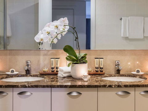 Quay West Suites Melbourne - New Castle Tourism 29