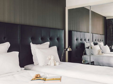 Quay West Suites Melbourne - New Castle Tourism 42